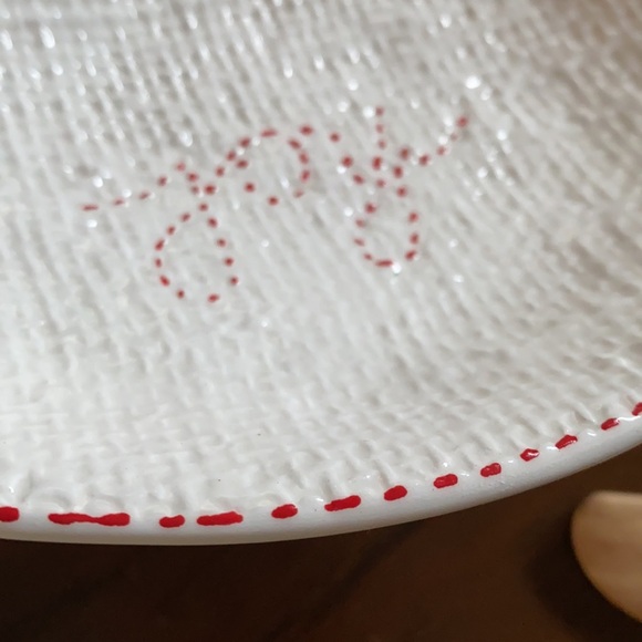 Two’s Company ‘Spread Joy’ Holiday Ceramic Condiment Dish And Wooden Spreader - Picture 4 of 9